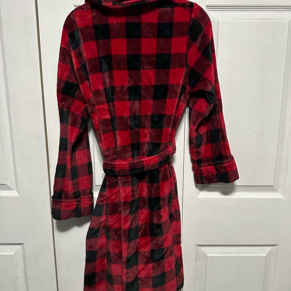 Robe - Picture 3 of 3